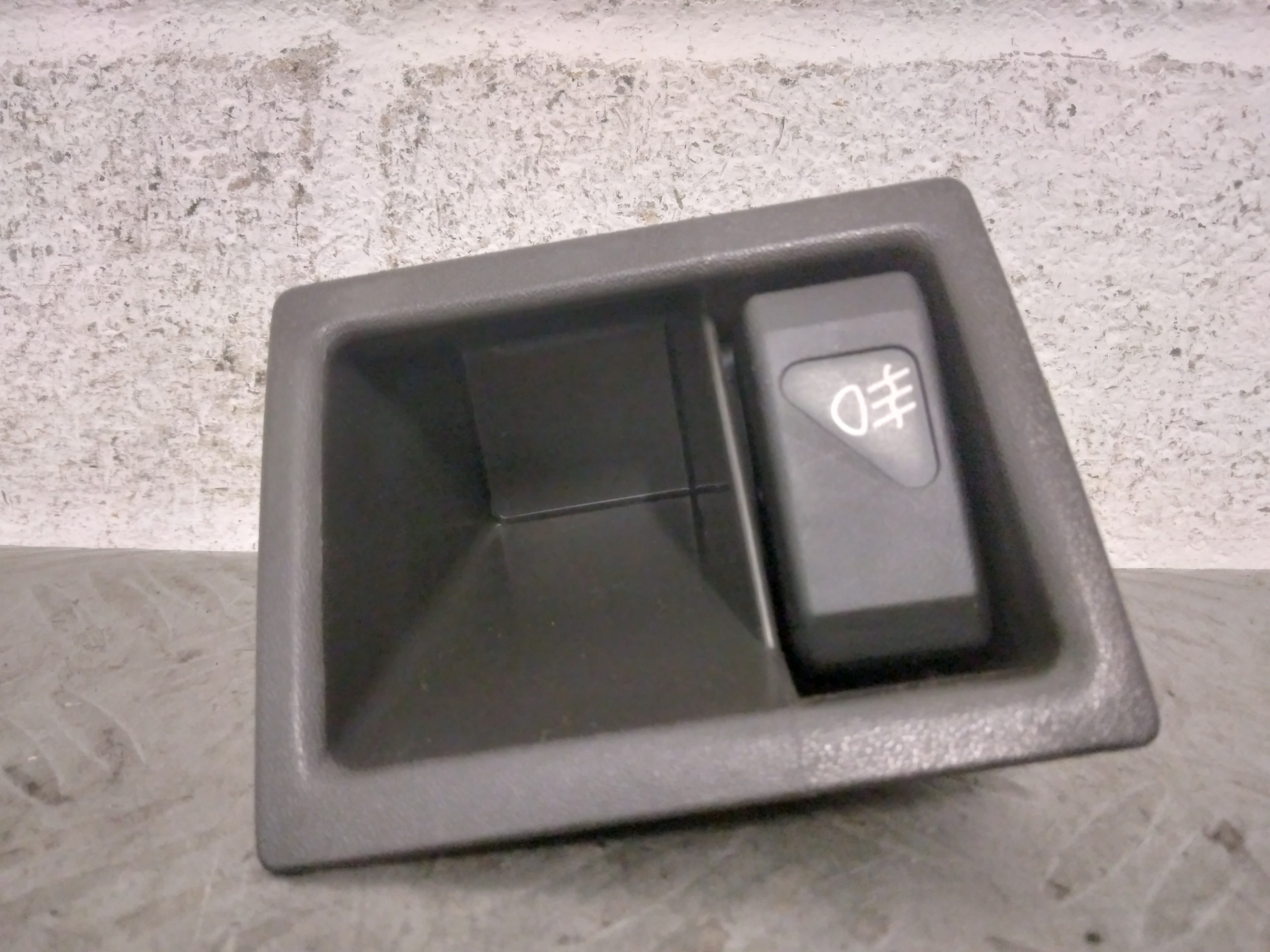 8708 Pulsante comando retronebbia Renault Clio del 1994 Cod. 7700801139