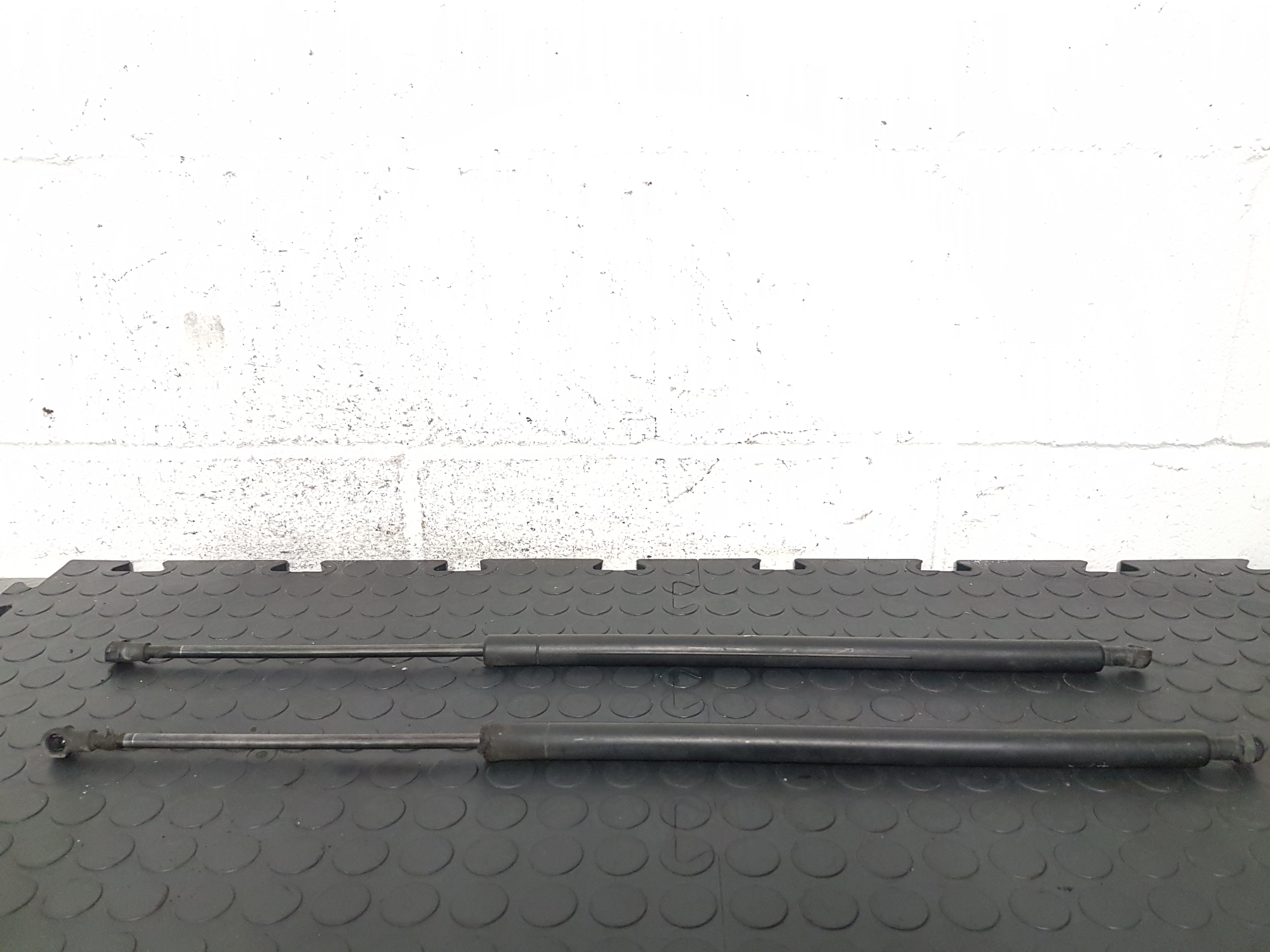 9141 Pistoncini portellone bagagliaio posteriore Bmw X3 del 2007