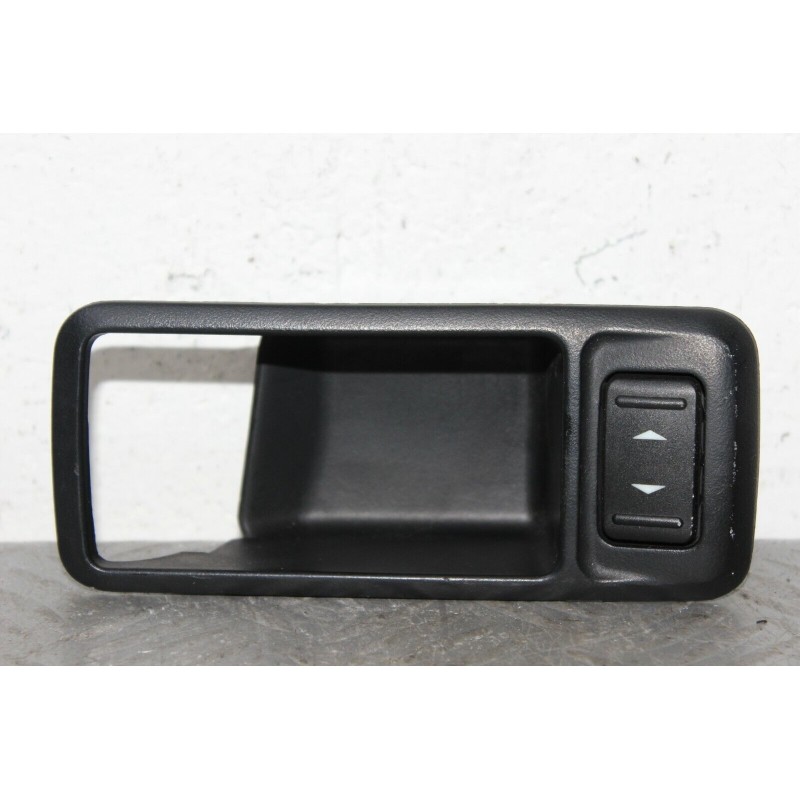 PULSANTE ALZAVETRI ALZACRISTALLI POST. DX FORD FOCUS SW DAL 2004 AL 2011  2400000010166