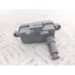Attuatore chiusura sportello carburante Audi A6 del 2000 cod 4l0862153  1674832060519