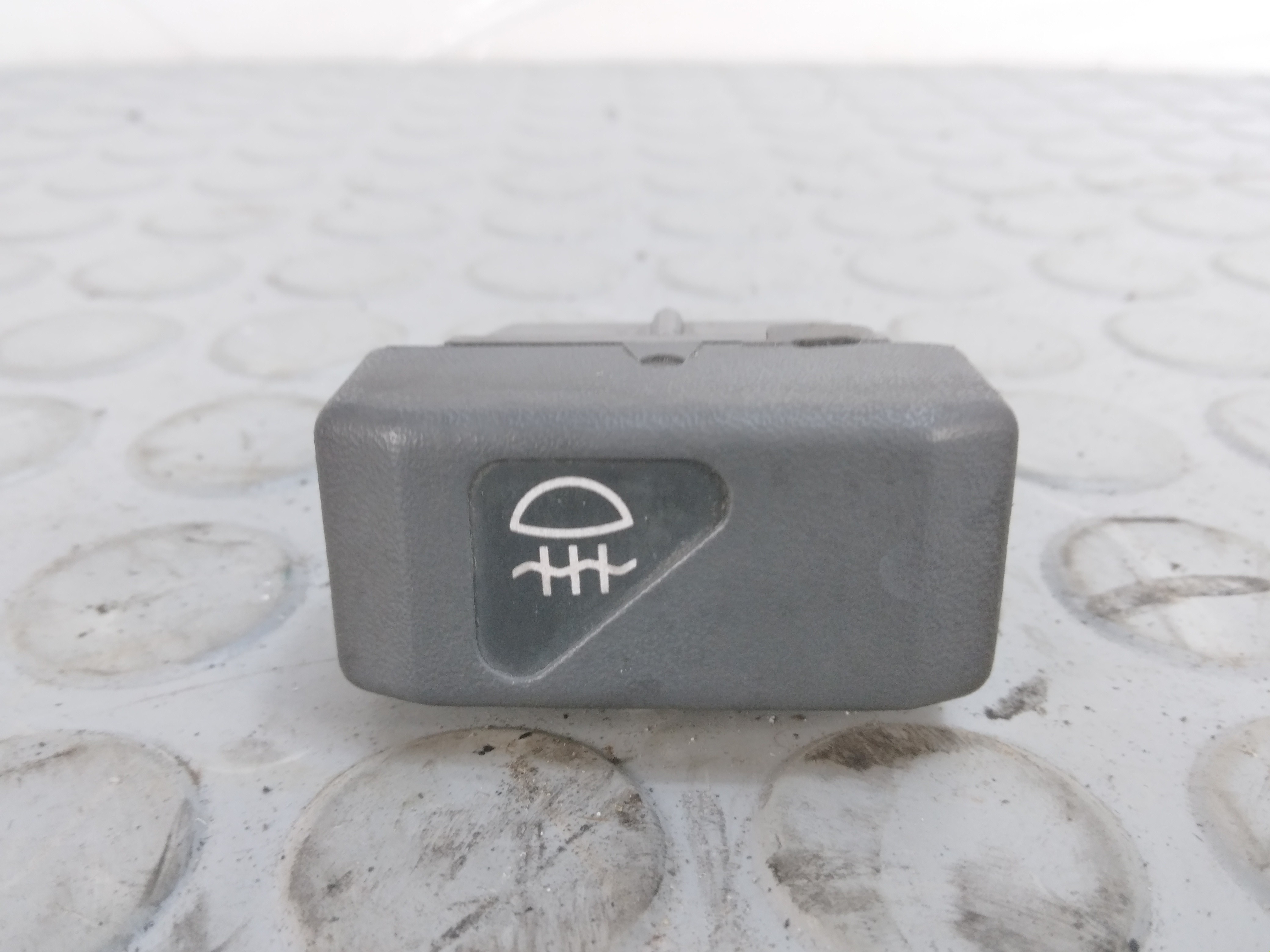 10019 Pulsante interruttore retronebbia Renault Clio I serie del 1997