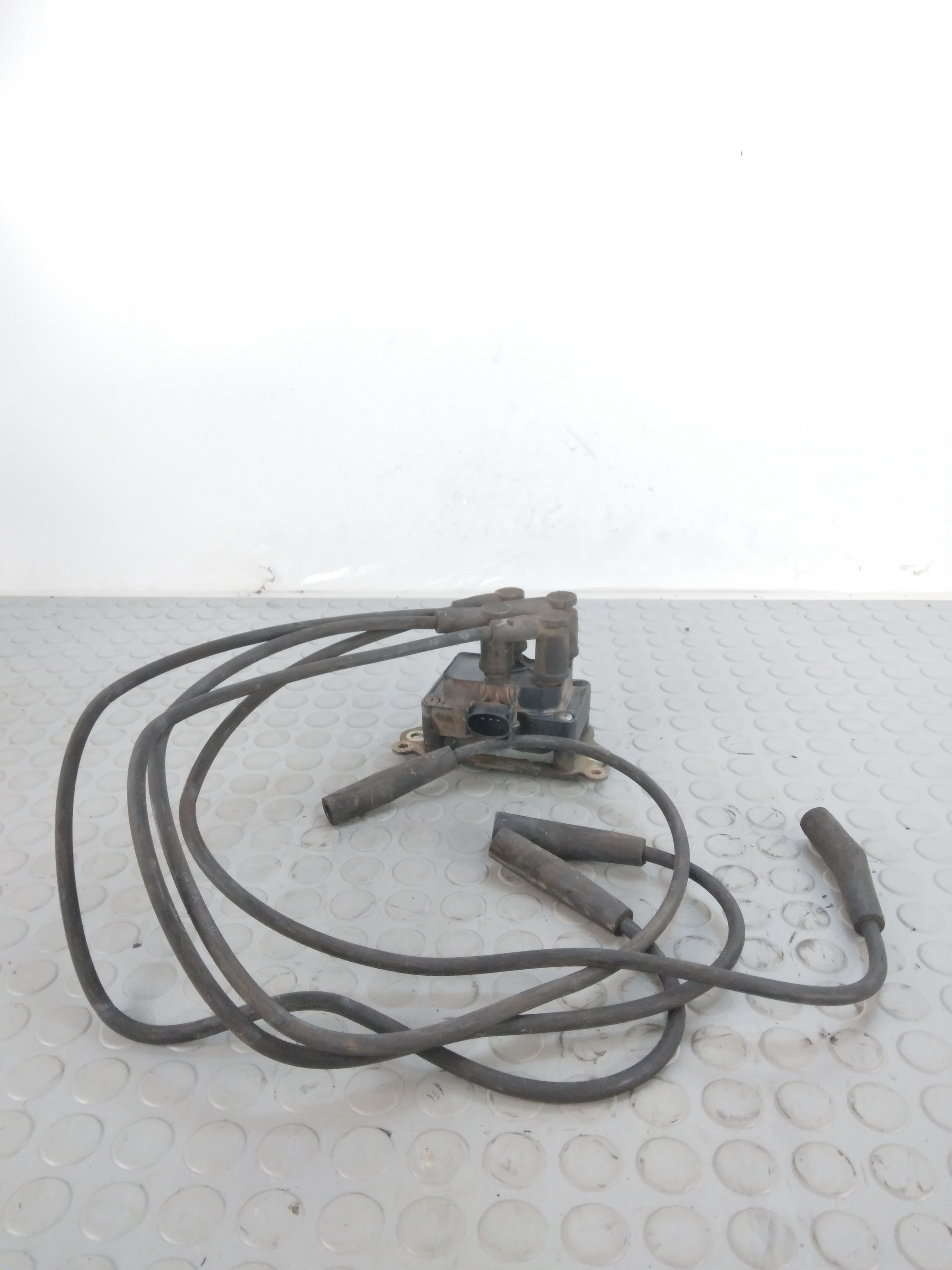 10228 Bobina accensione Ford Fiesta V 1.4 b del 2003 cod 988f-12029-ba