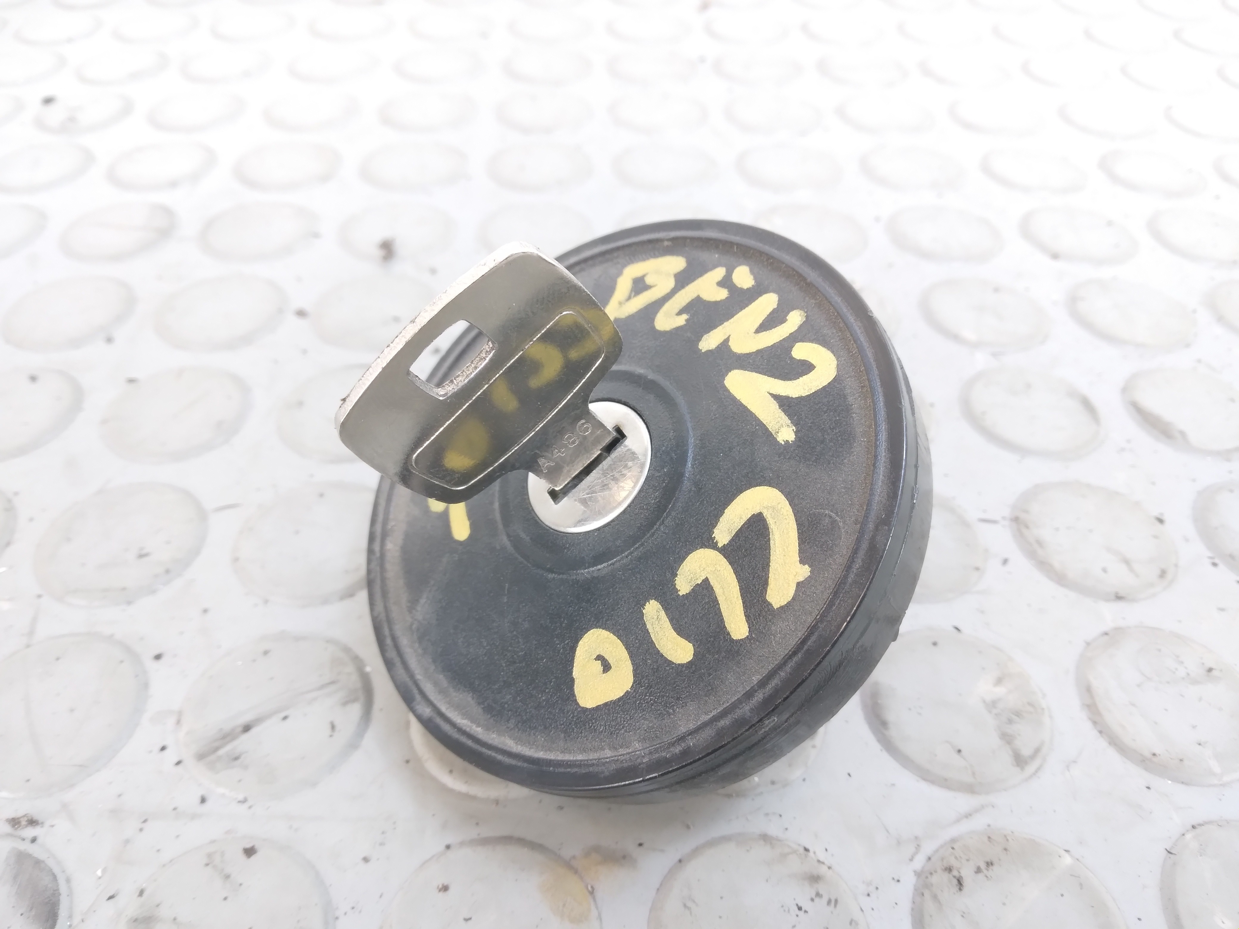10332 Tappo serbatoio carburante con chiave Renault Clio Mk3 del 2007