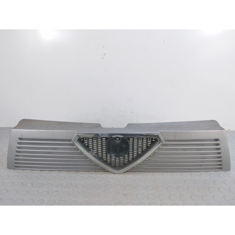Mascherina griglia ant Alfa Romeo 75 del 1988  1677581125799