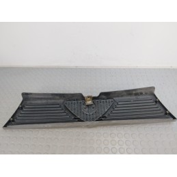 Mascherina griglia ant Alfa Romeo 75 del 1988  1677581125799