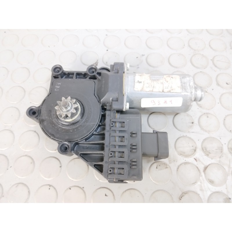 Motorino alzavetro ant dx Opel Zafira B del 2006 cod 0130821455  1677771299439