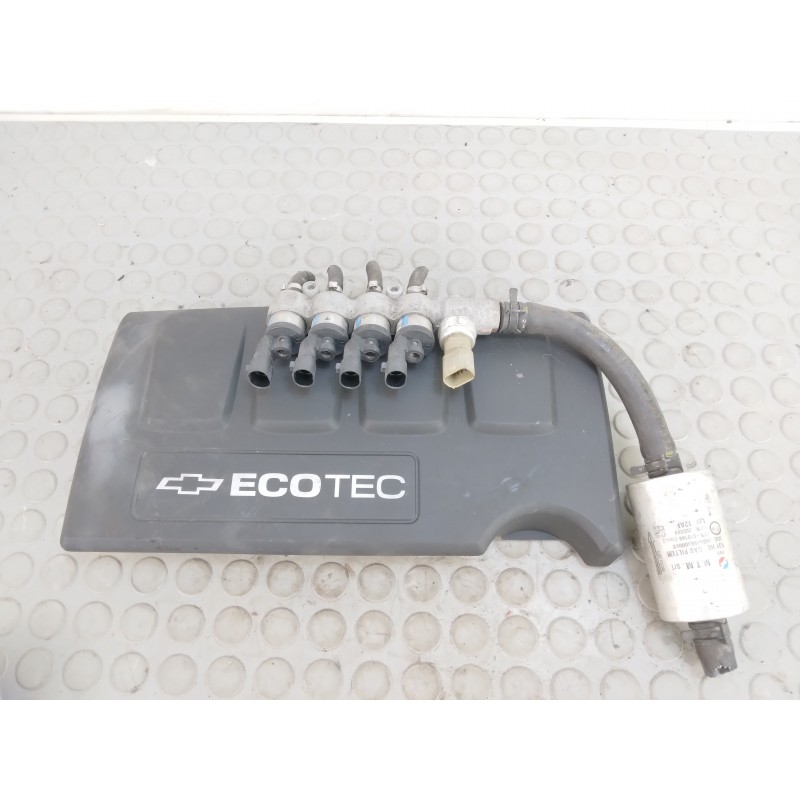 Iniettori gas con copertura motore Chevrolet Aveo 1.2 b del 2012  1678182638220