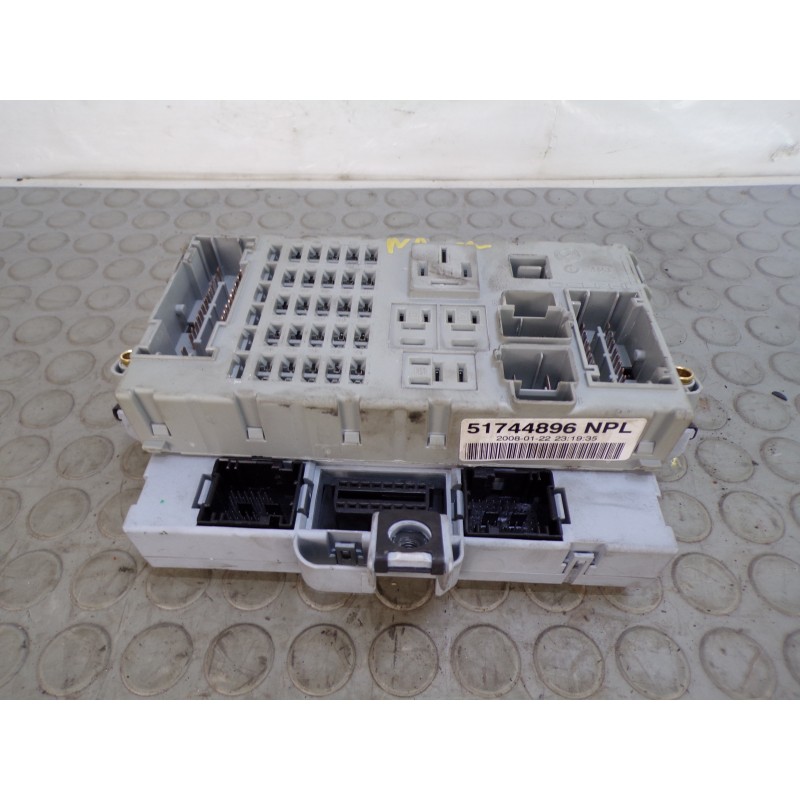 Centralina portafusibili Fiat Punto 188 del 2003 cod 51744896  1679670010115