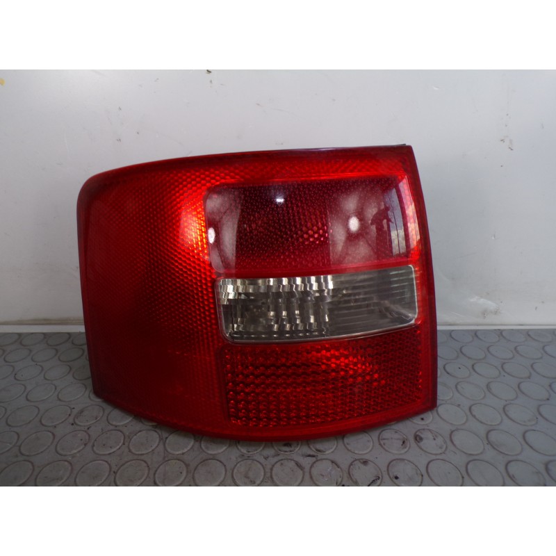 Fanale fanalino stop post sx Audi A6 C5 dal 1997 al 2004 cod 4b9945095  1681999821945