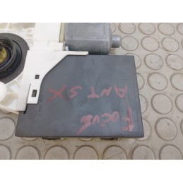 Motorino alzavetro ant sx Ford Focus II serie dal 2004 al 2011 cod 0130822215  1687858465510