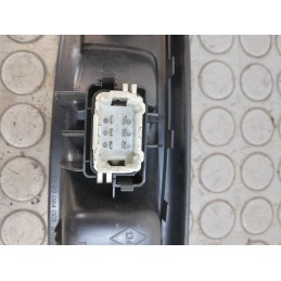 Pulsantiera alzavetro ant dx Renault Clio II serie dal 2004 al 2010 cod 8200084005  1688389021473