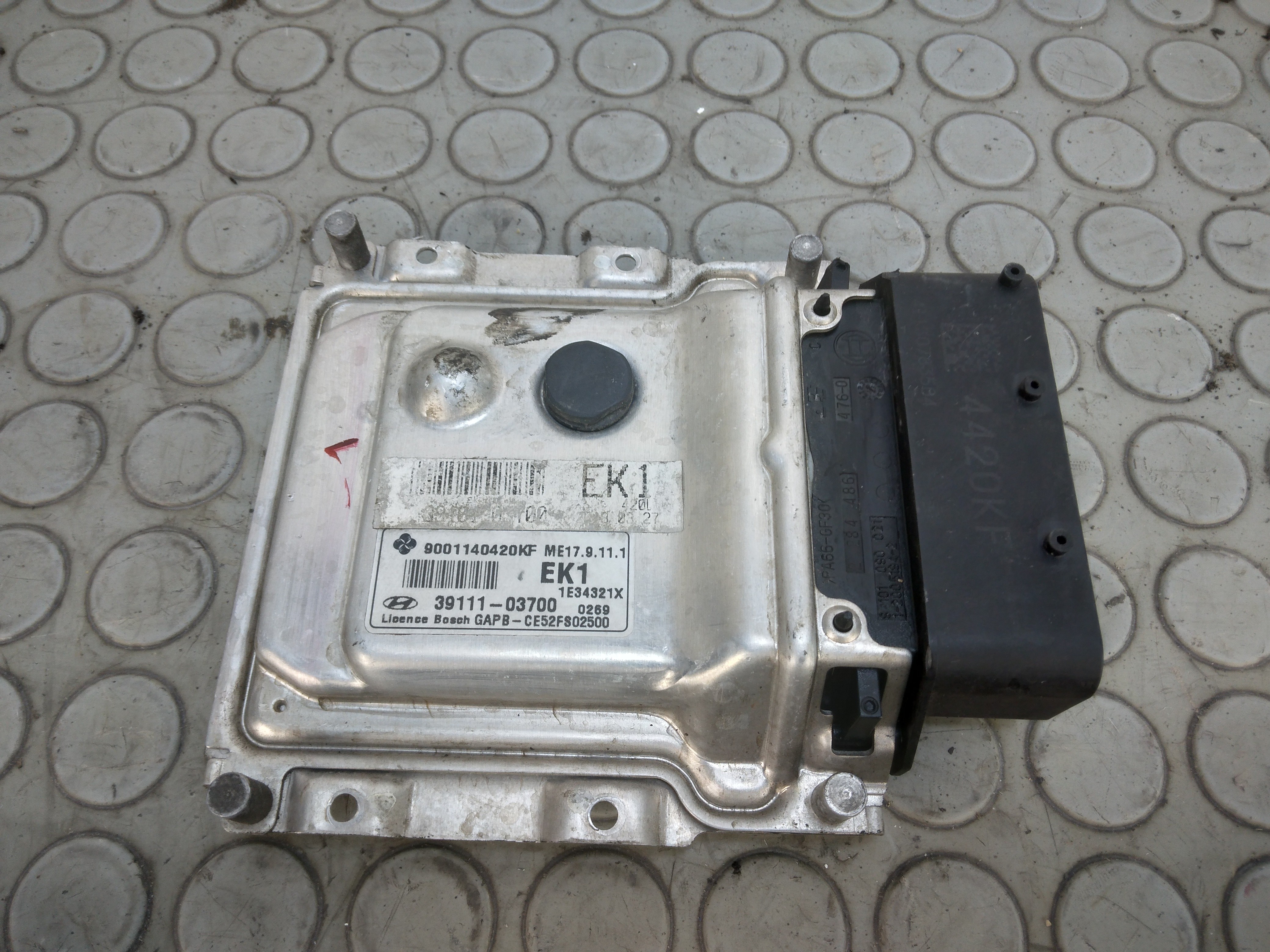 12349 Centralina motore Hyundai i20 dal 2007 al 2013 cod 39111-03700