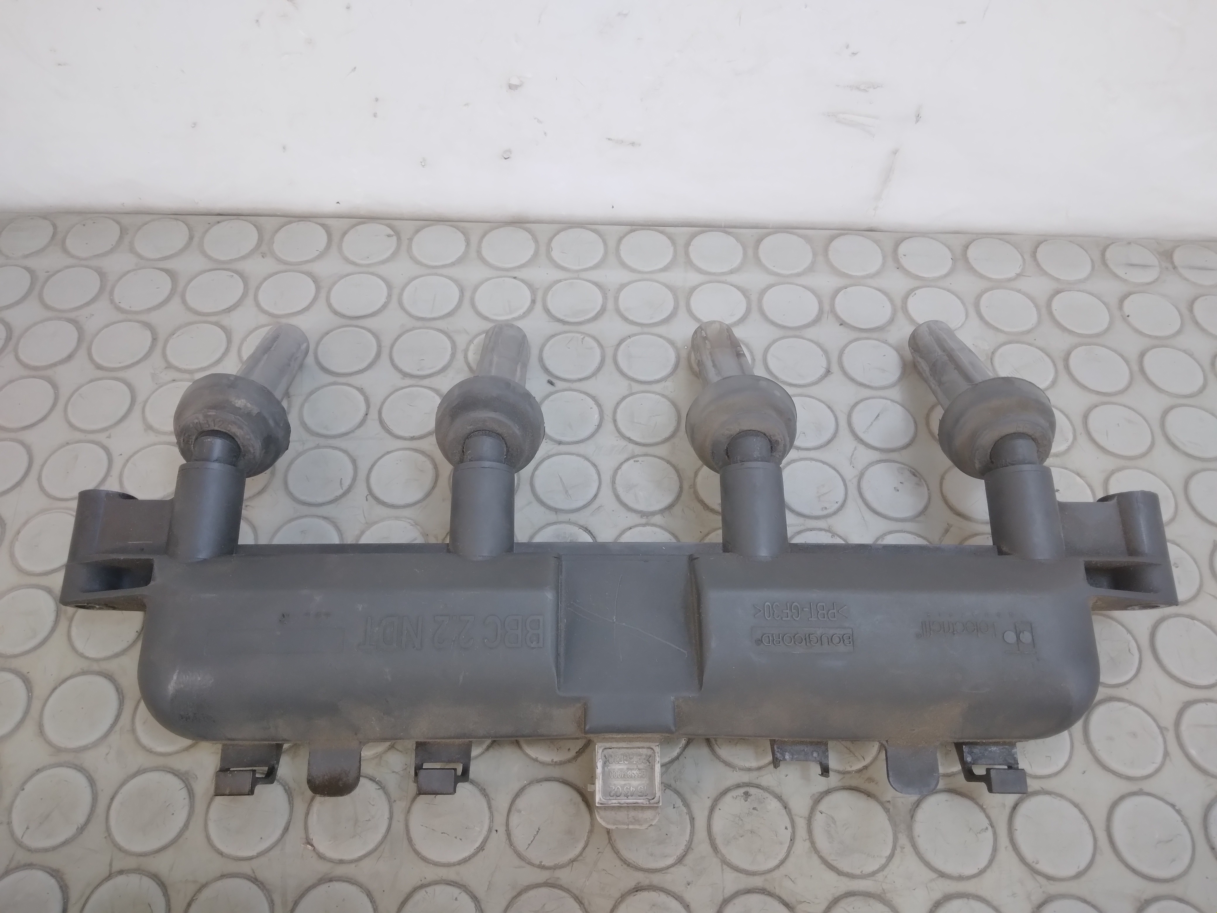 12398 Bobina accensione Citroen C3 1.4 b dal 2002 al 2009 cod 9635864980