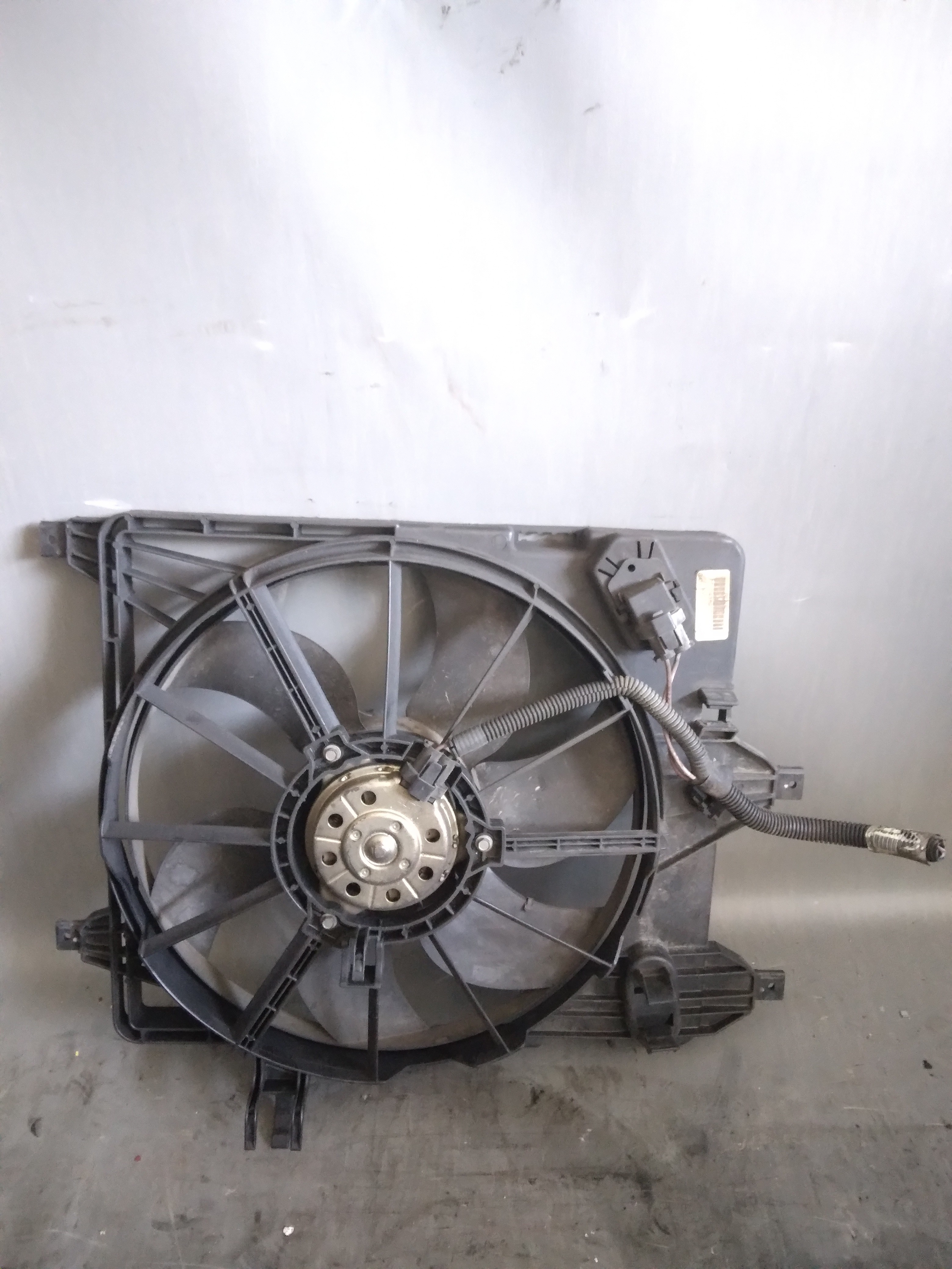12453 Elettroventola radiatore Renault Clio 1.5 Dci dal 2005 al 2013 cod 7700436