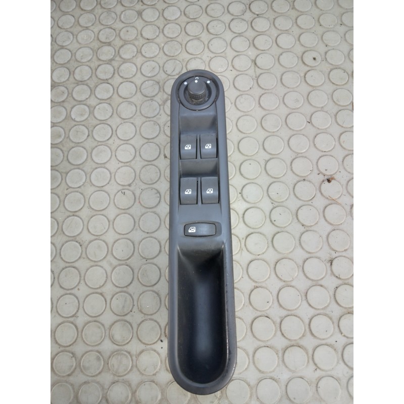 Pulsantiera alzavetro ant sx Renault Espace dal 2006 al 2014 cod 8200857511  1690465549740