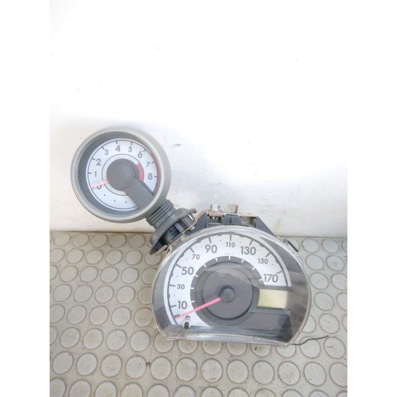 Contachilometri quadro strumenti Toyota Aygo dal 2005 al 2014  1690981492353