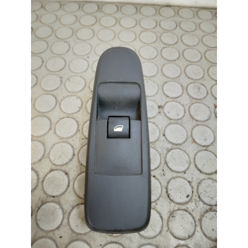 Pulsantiera alzavetro ant dx Citroen C4 Picasso dal 2006 al 2013 cod 96639377zd  1691071637685