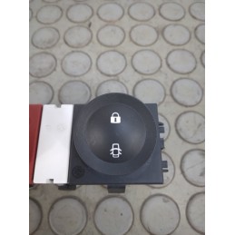 Pulsante interruttore 4 frecce Renault Scenic dal 2003 al 2009 cod 8200407416  1694515783634