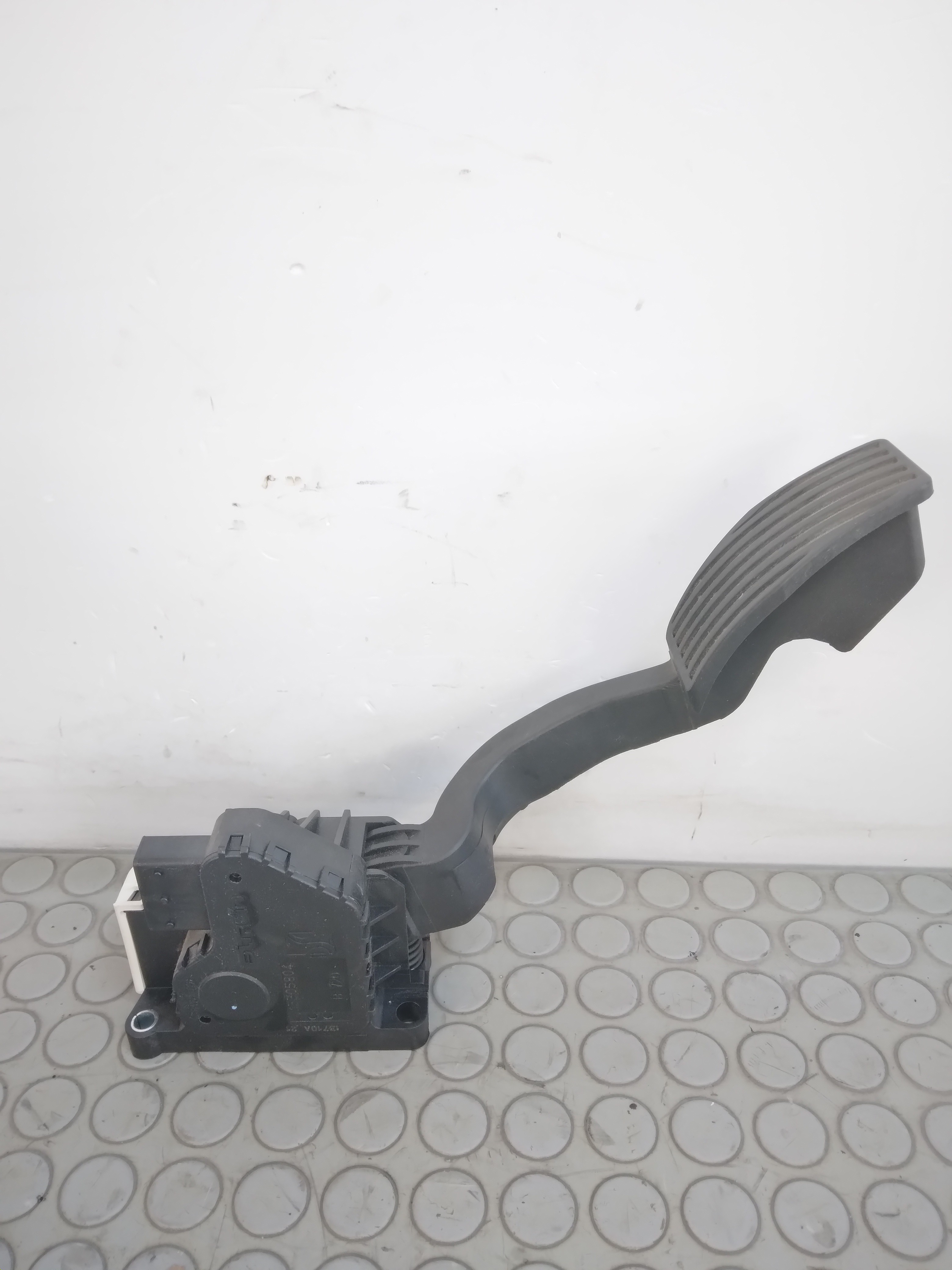 13091 Pedale acceleratore Opel Corsa D dal 2006 al 2014 cod 13305804