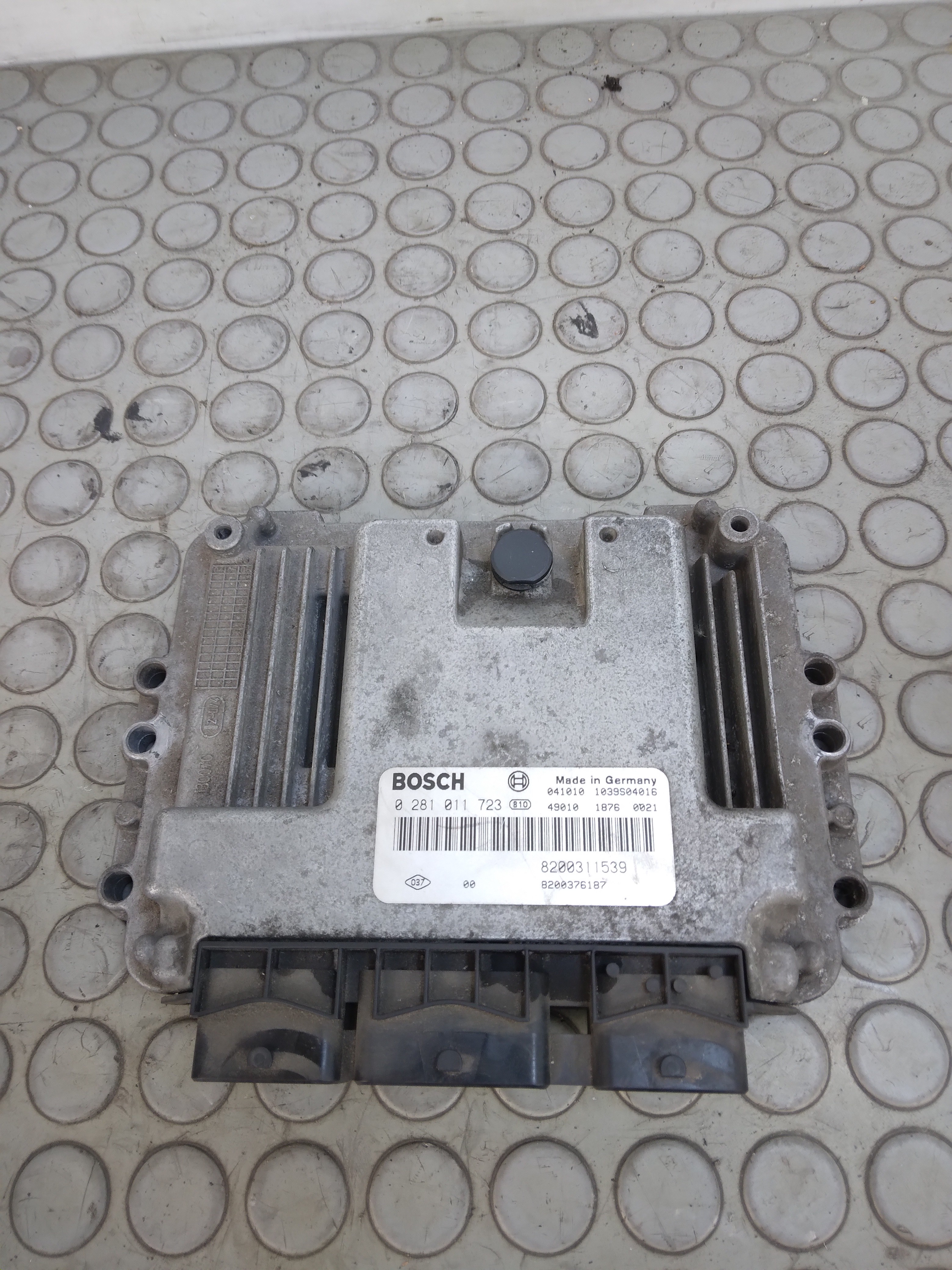 13352 Centralina motore Renault Laguna 1.9 DCi dal 2001 al 2007 cod 0281011723 8