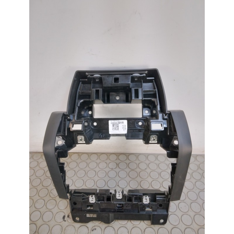 Plastica interna carena alloggio stereo Renault Captur dal 2019 in poi cod 280388301r  1697464857142