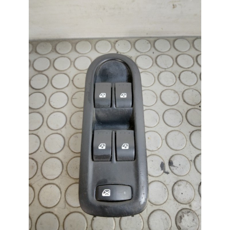 Pulsantiera alzavetro ant sx Renault Scenic dal 2003 al 2009 cod 8200160603  1698151491281