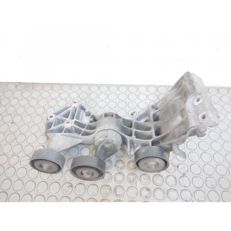 Supporto motore tendicinghia Mercedes Classe A W169 dal 2004 al 2011 cod a6402021040  1698245892413
