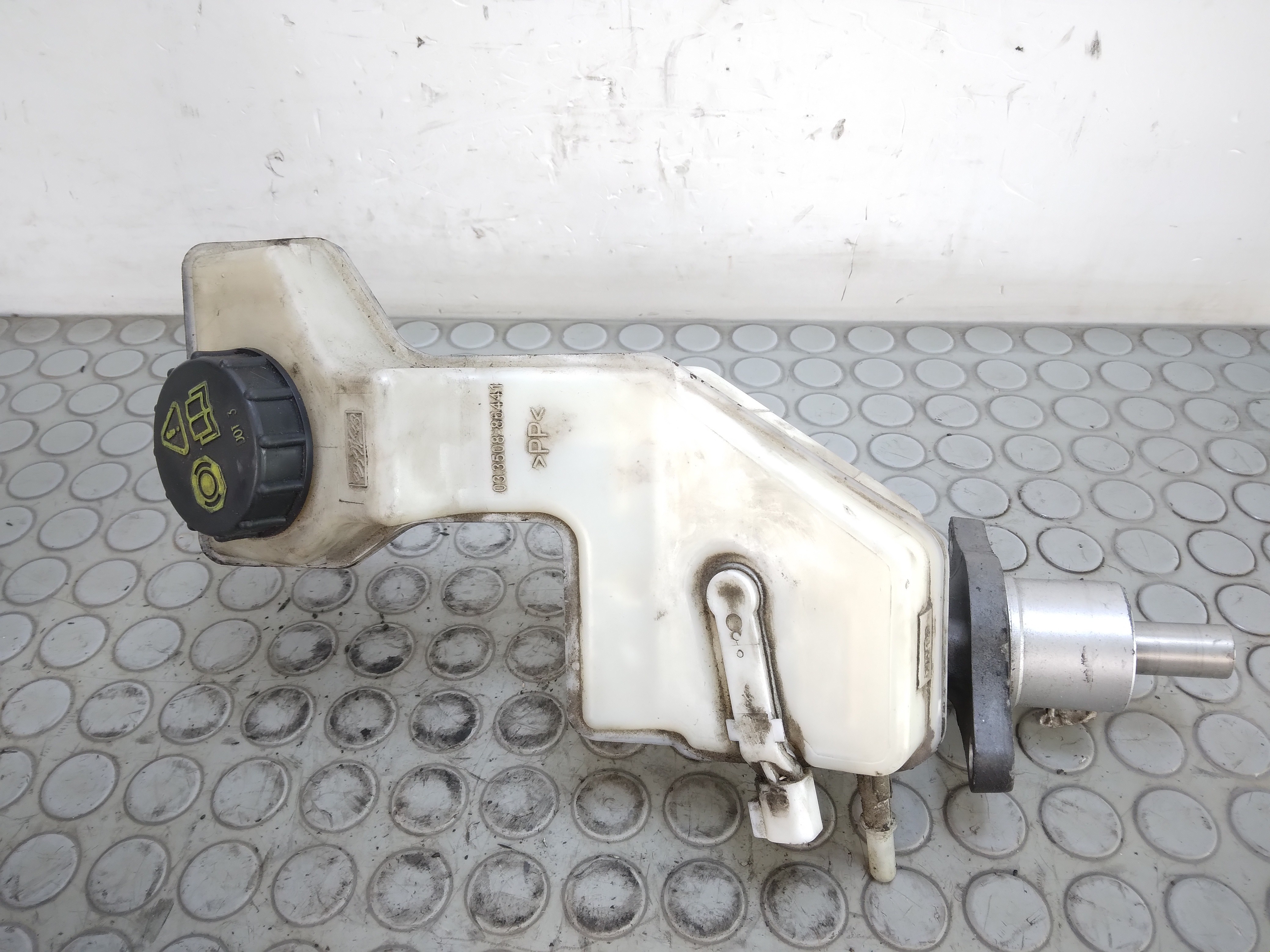 13685 Vaschetta pompa liquido freni Mazda 3 dal 2003 al 2009 cod 03350886441