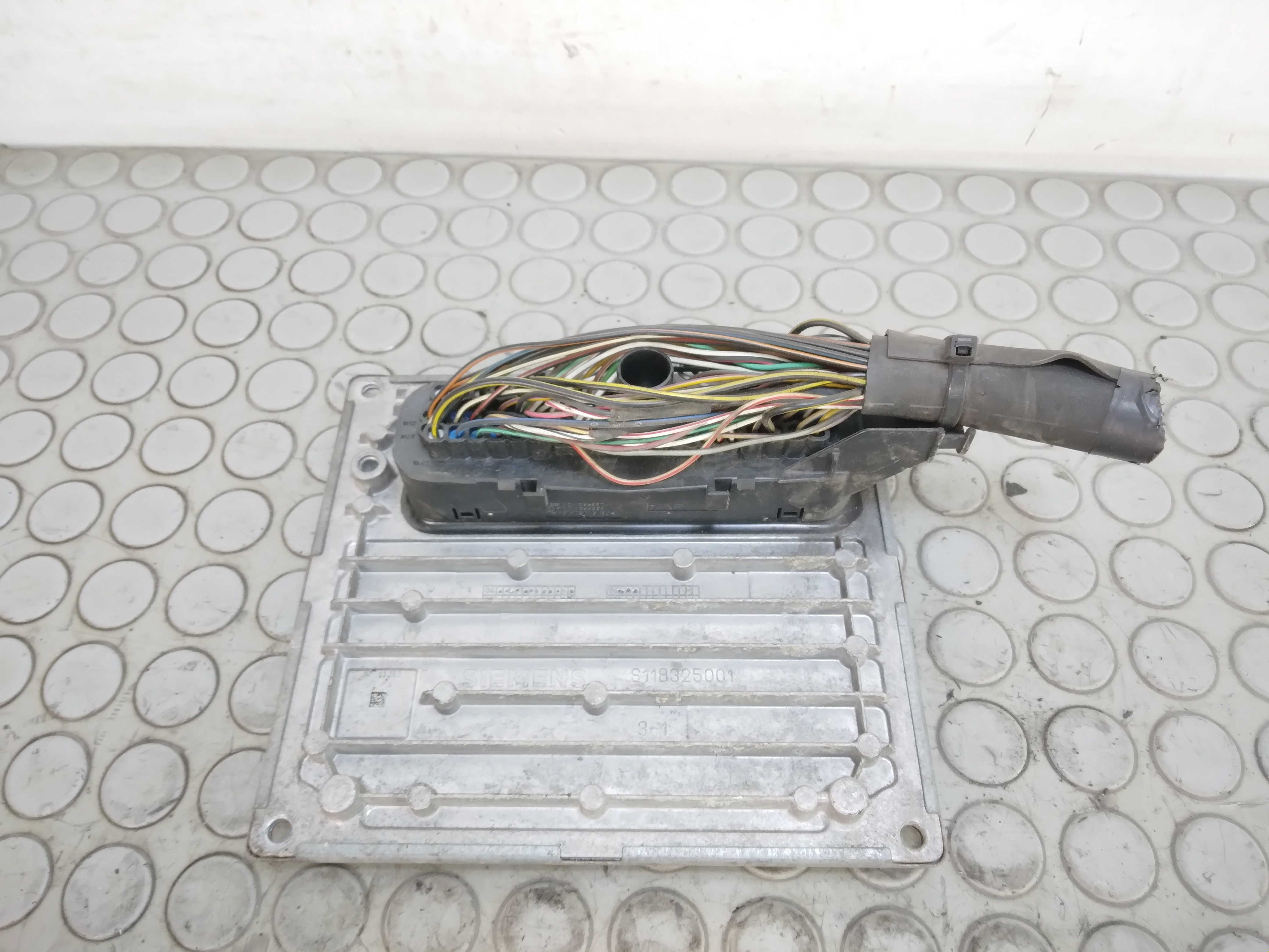 13697 Centralina motore Ford Focus 1.6 Tdci dal 2004 al 2011 cod 7m51-12a650-kb