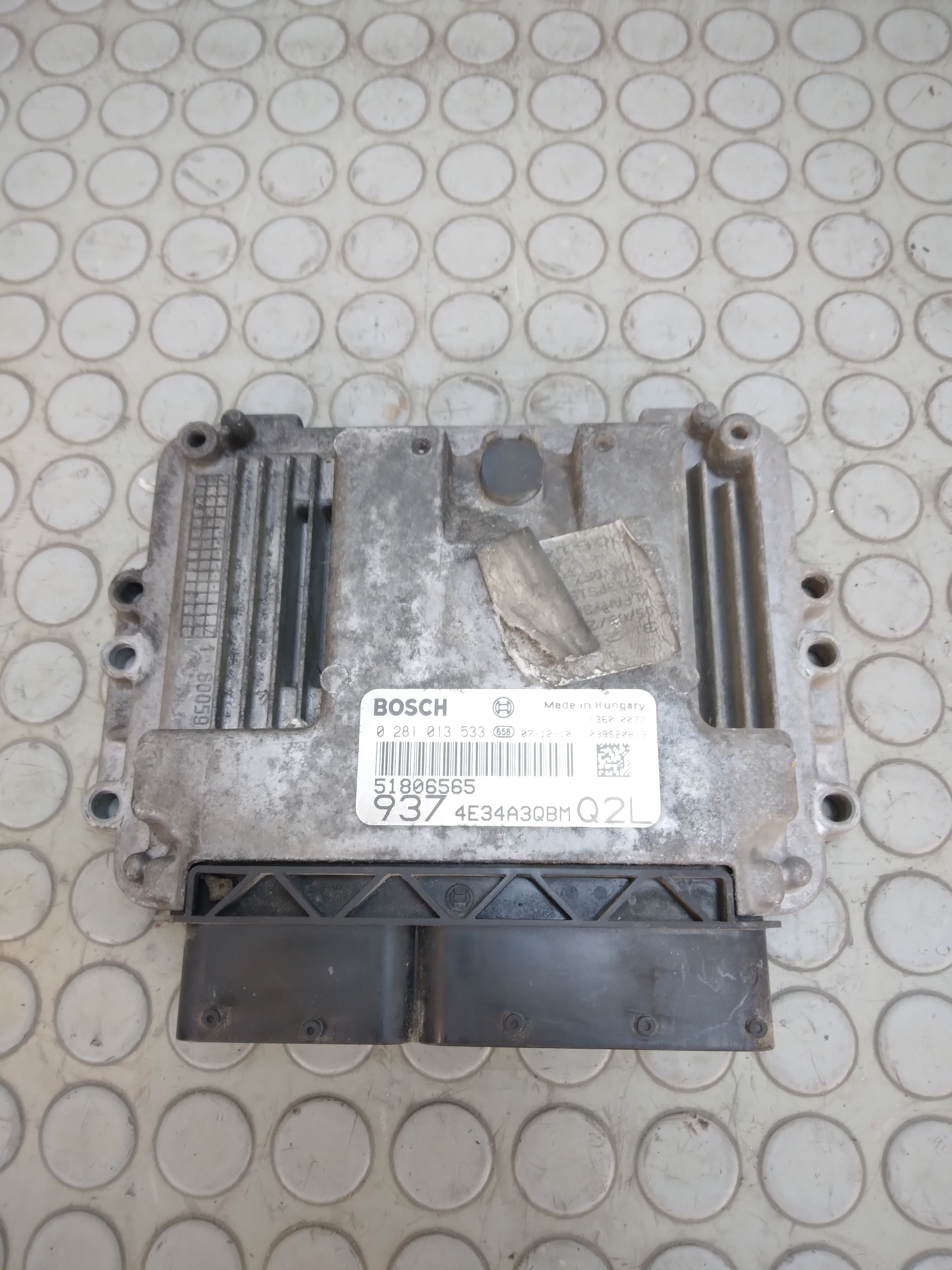 13832 Centralina motori Alfa Romeo Gt 1.9 Jtd dal 2000 al 2010 cod 51806565 0281