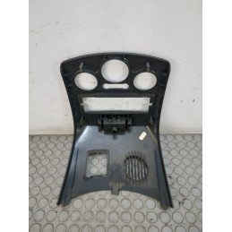 Mascherina 4 frecce Renault Clio III serie dal 2005 al 2013 cod 8200407765  1699628488834