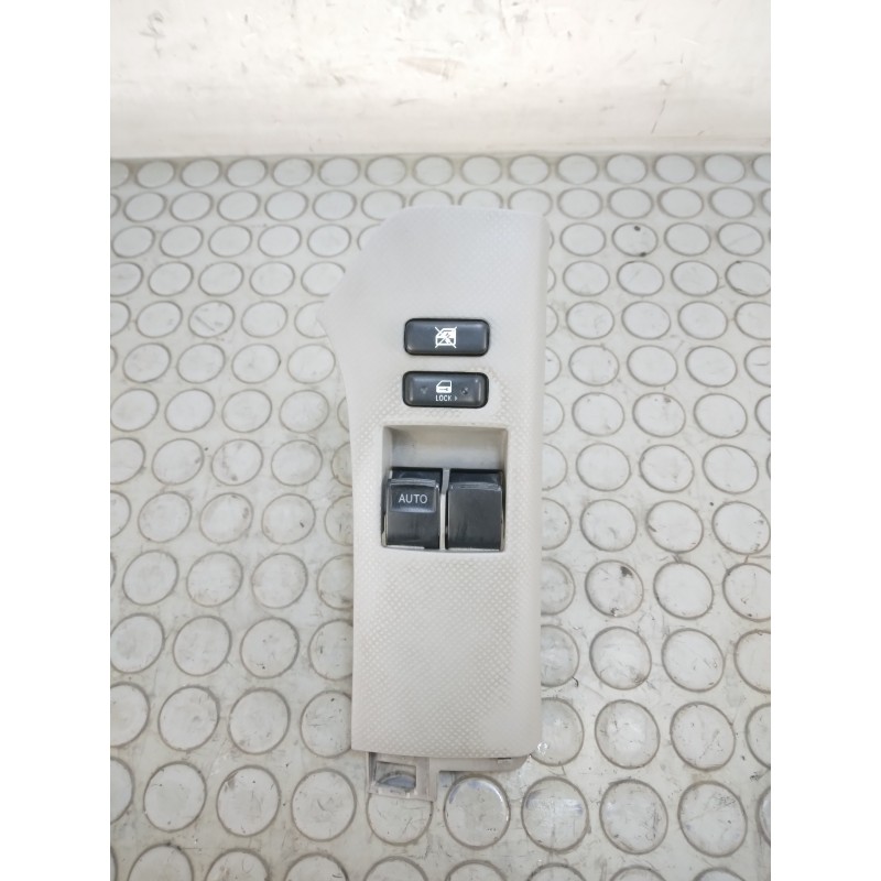 Pulsantiera alzavetro ant sx Toyota Yaris II serie dal 2004 al 2011 cod 74232-0d110  1700146259056