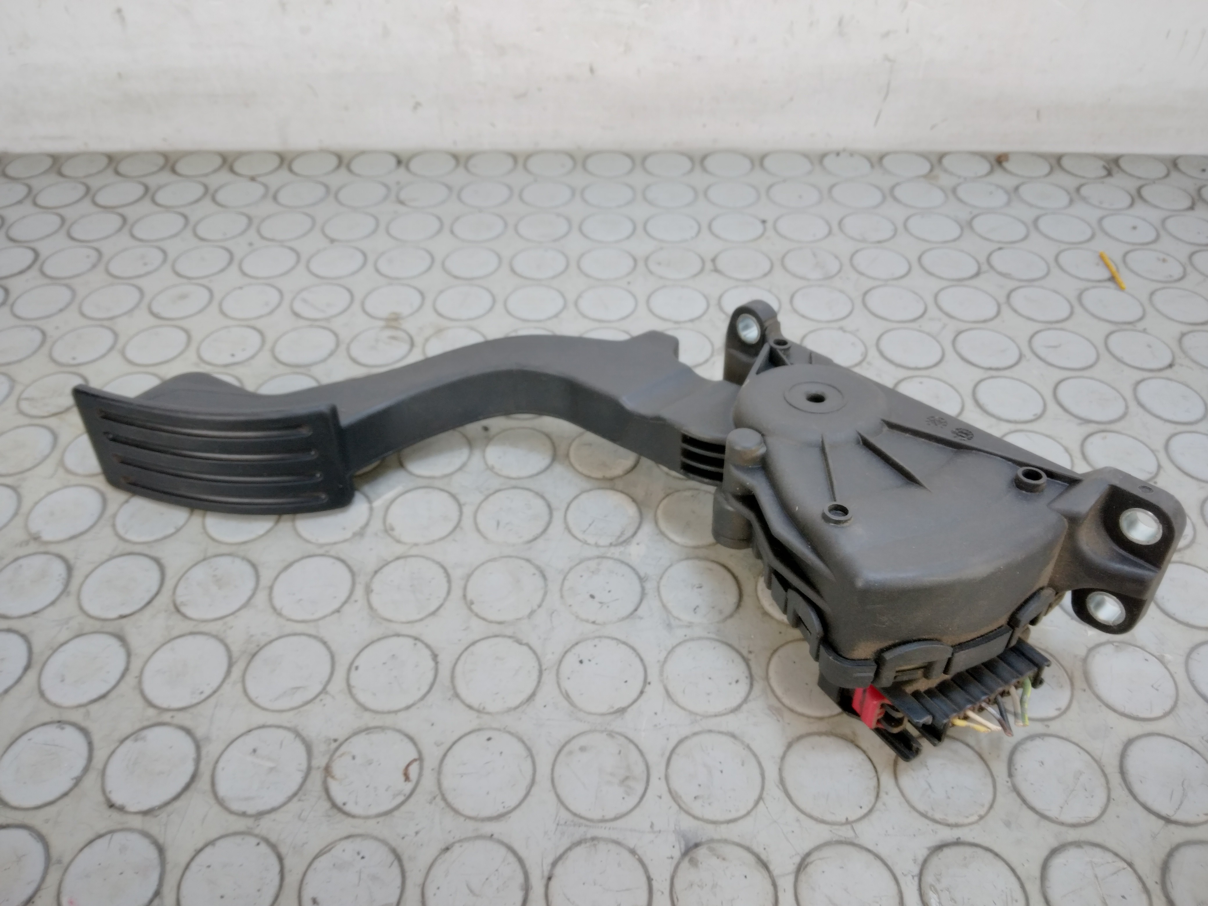 14340 Pedale acceleratore Mazda 3 dal 2003 al 2009 cod 4m51-9f836-ah