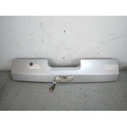 Mostrina socca maniglione posteriore bagagliaio Chevrolet Nubira dal 2003 al 2009 cod 96617900  1701960563411