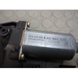 Motorino alzavetro ant dx Vw Passat variant dal 1996 al 2005 cod 0130821695 3b4837751ld  1702999970386