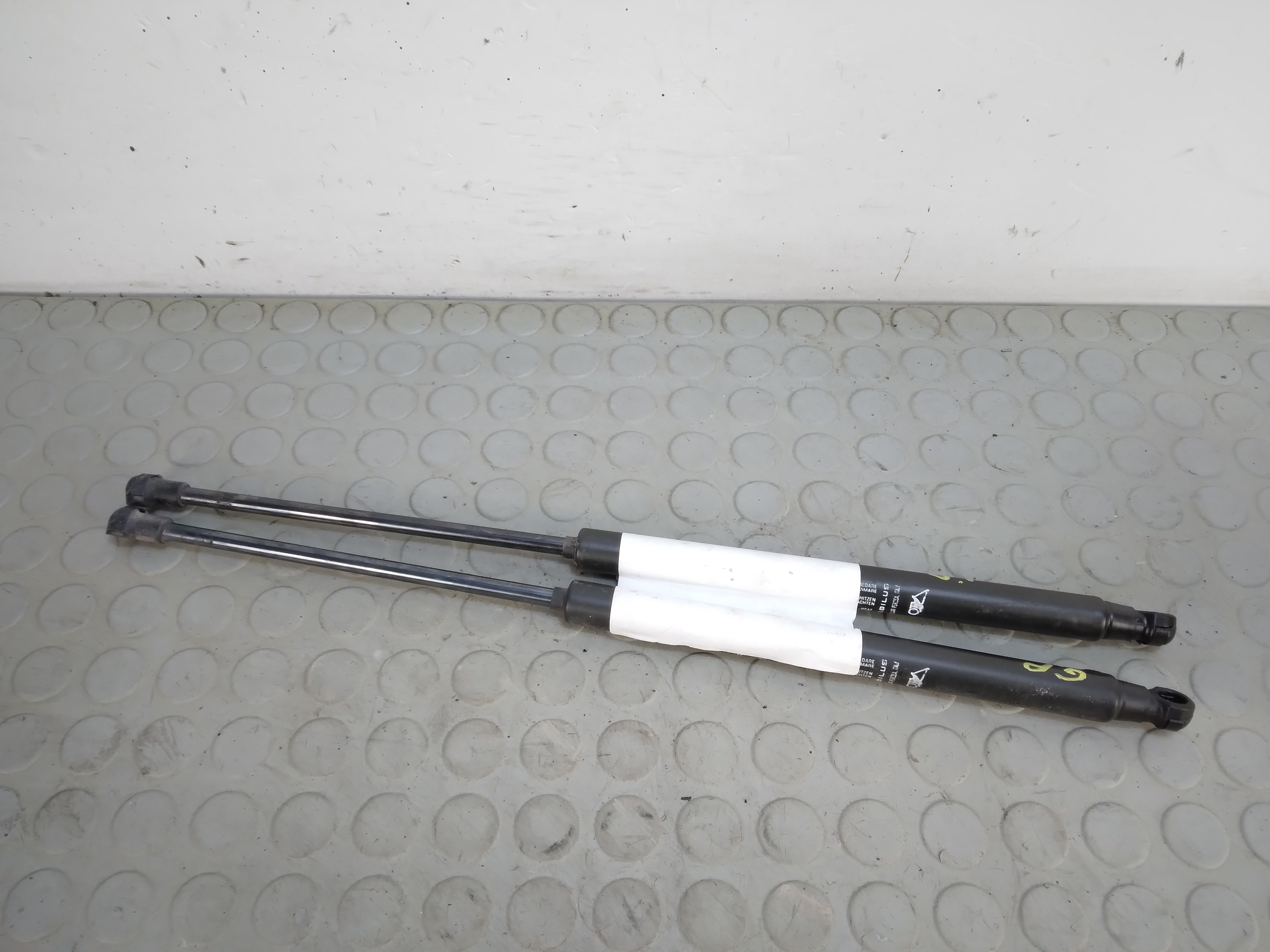 14997 Pistoncini portellone bagagliaio posteriore Fiat Grande Punto dal 2005 al