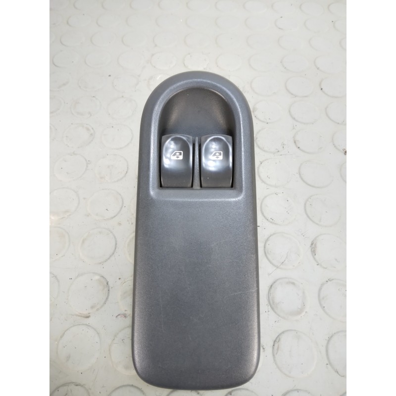 Pulsantiera alzavetro ant sx Renault Clio III serie dal 2005 al 2013 cod 8200356519  1703260134995