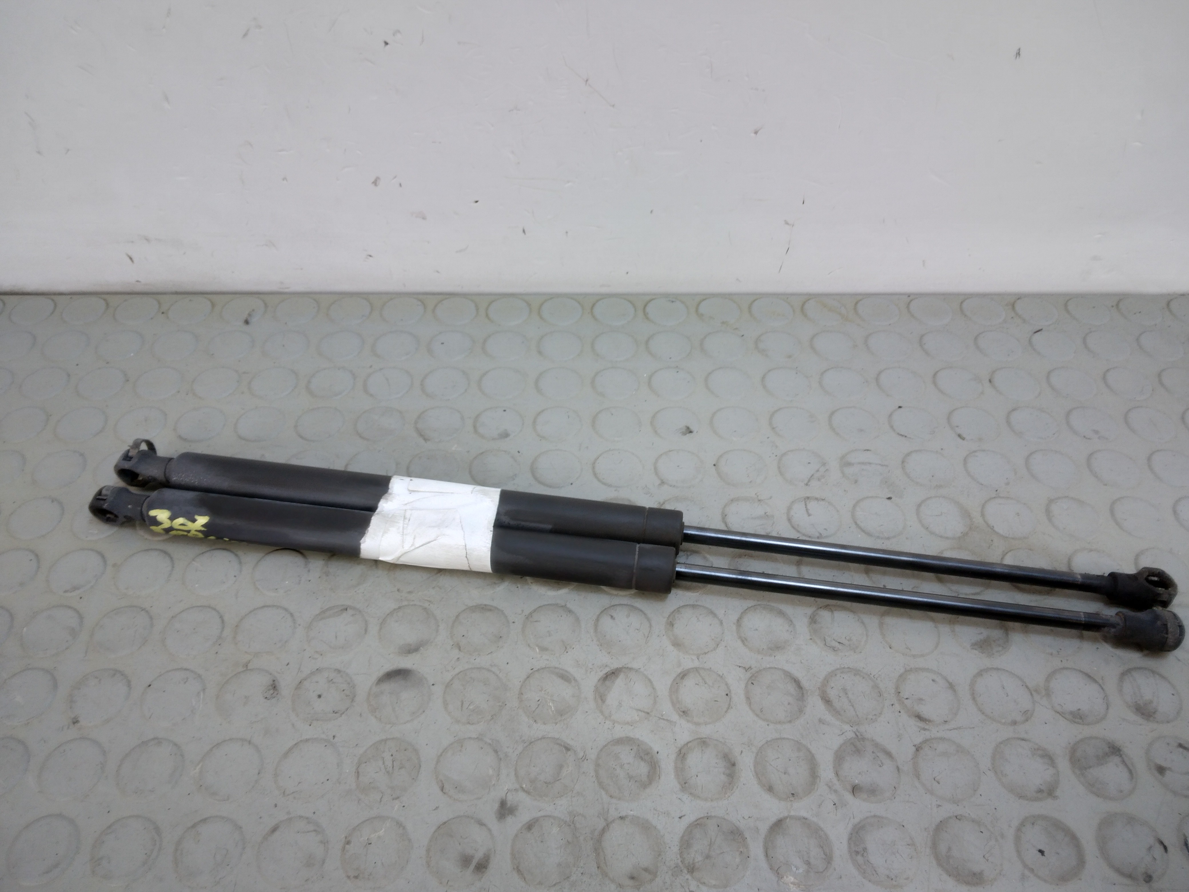 15152 Pistoncini portellone bagagliaio posteriore Peugeot 307 berlina dal 2001 a