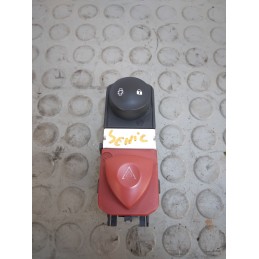 Pulsantiera 4 frecce Renault Scenic II serie dal 2003 al 2009 cod 8200407415  1704466874869