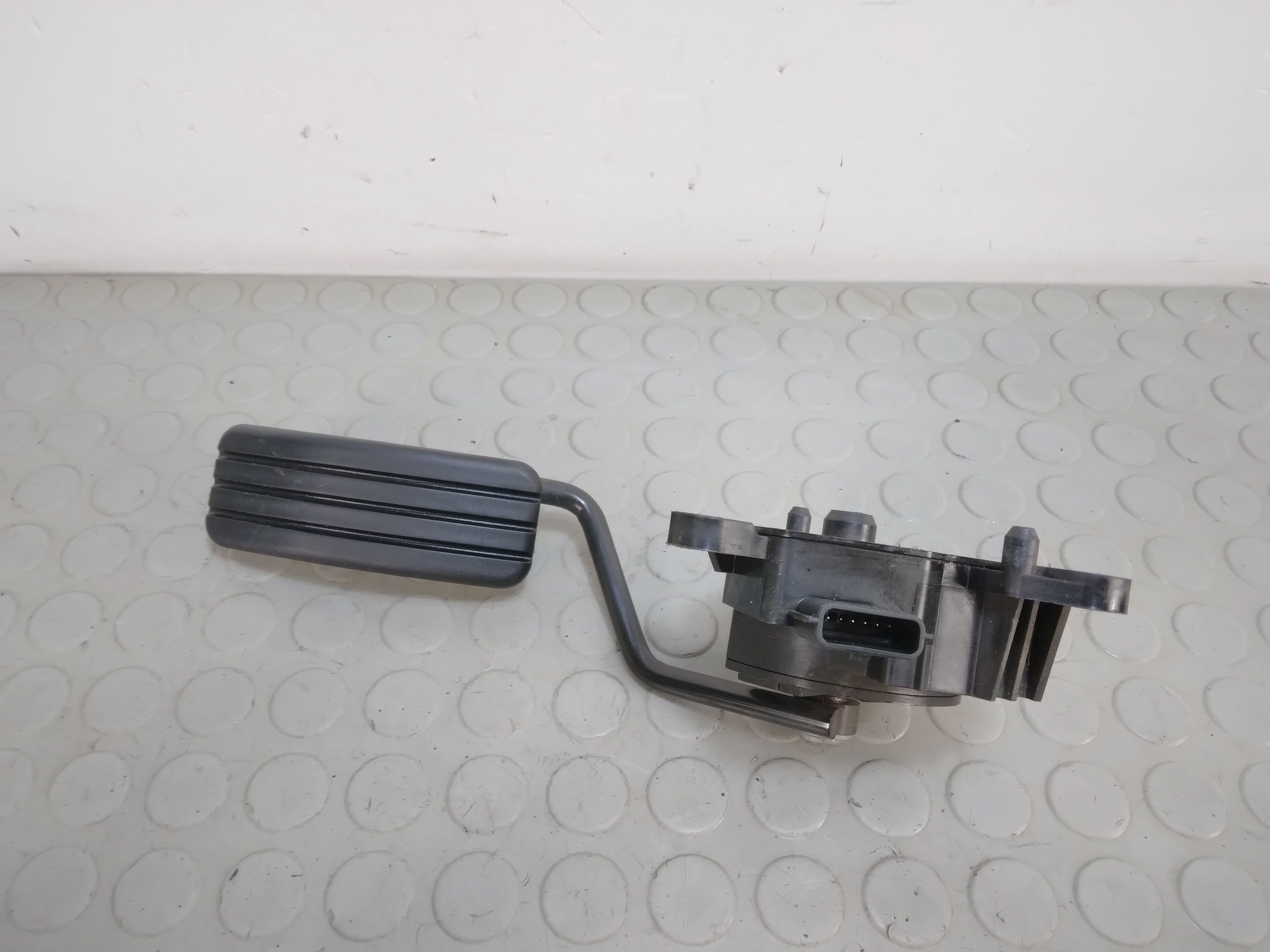 15283 Pedale acceleratore Renault Scenic 1.5 Dci dal 2003 al 2009 II serie cod 8