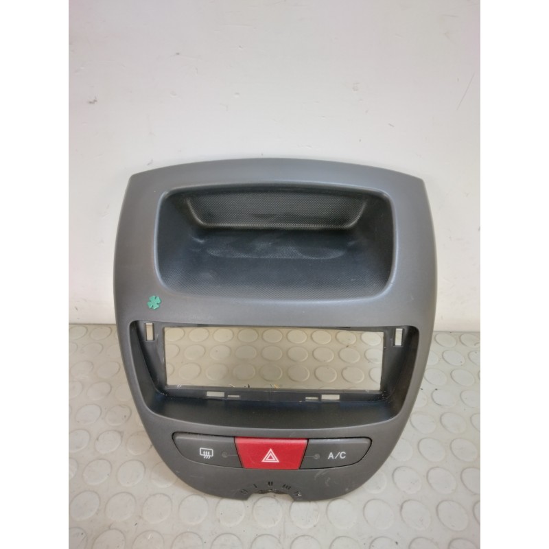 Mostrina rivestimento cruscotto pulsante 4 frecce Toyota Aygo I serie dal 2005 al 2014 cod 55405-0h010  1705586759203