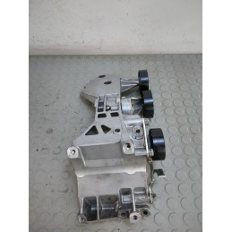 Supporto motore tendicinghia Mercedes Classe A W169 2.0 Dci dal 2004 al 2011  1706275706027