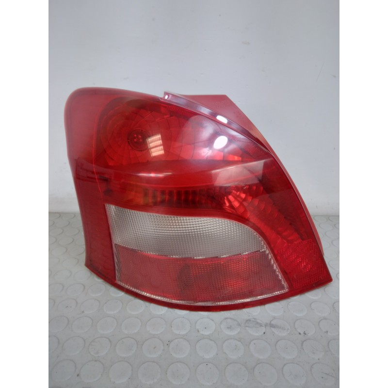 Fanale fanalino stop post sx Toyota Yaris II serie dal 2004 al 2011  1707839675919