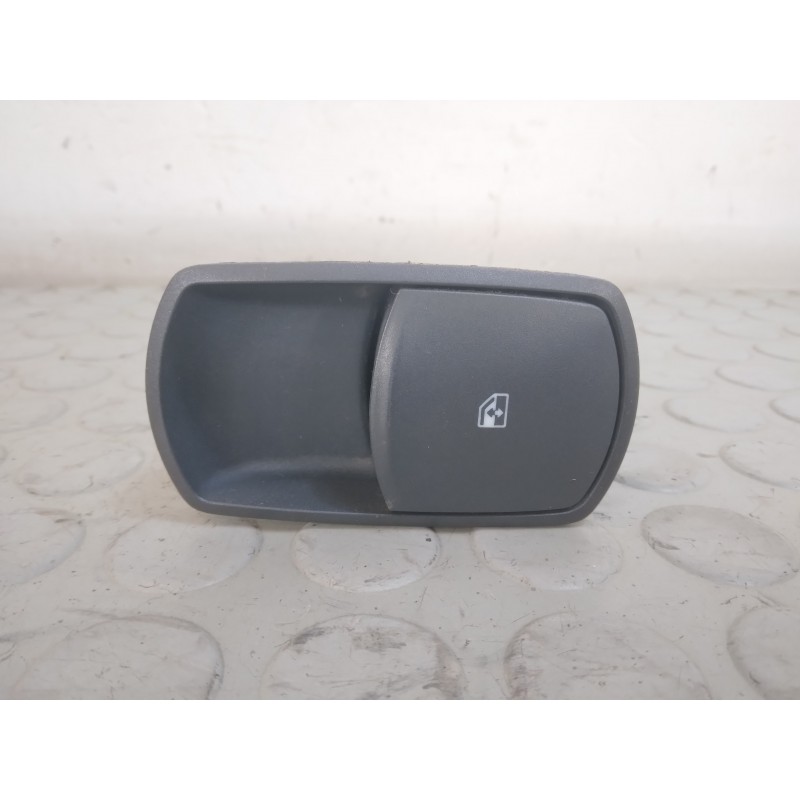 Pulsantiera alzavetro ant dx Opel Corsa D dal 2006 al 2014 cod 13189333  1710778591943