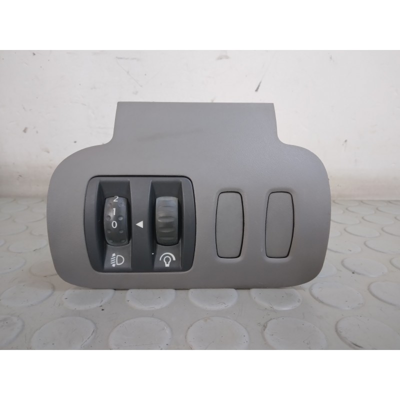 Pulsantiera regolazione altezza luci fari Renault Scenic II serie dal 2003 al 2009 cod 8200140985  1711539384606