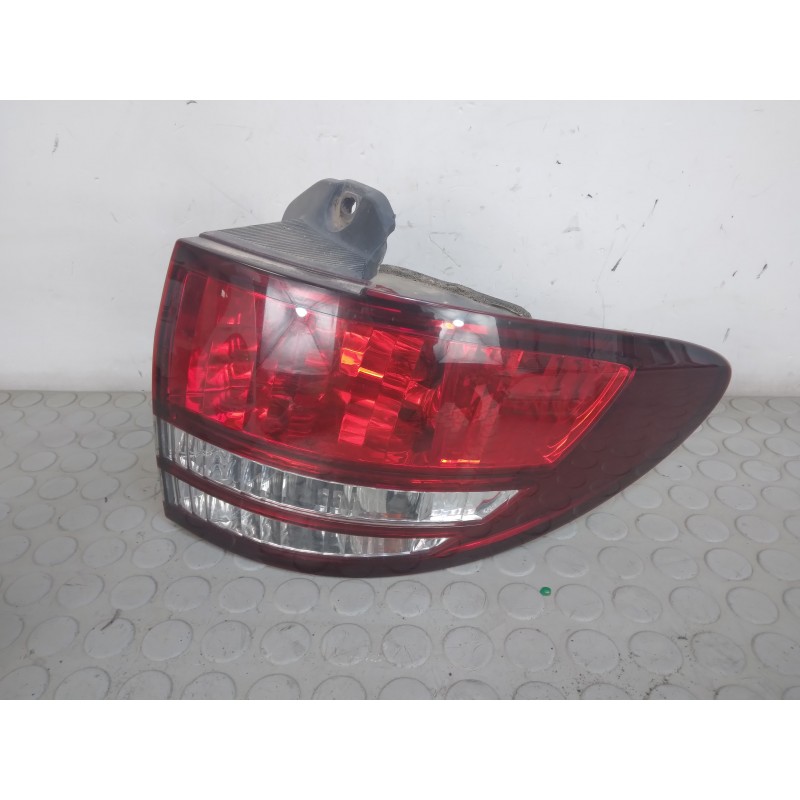 Fanale fanalino stop post esterno dx Toyota Previa dal 2003 al 2006  1712930099397