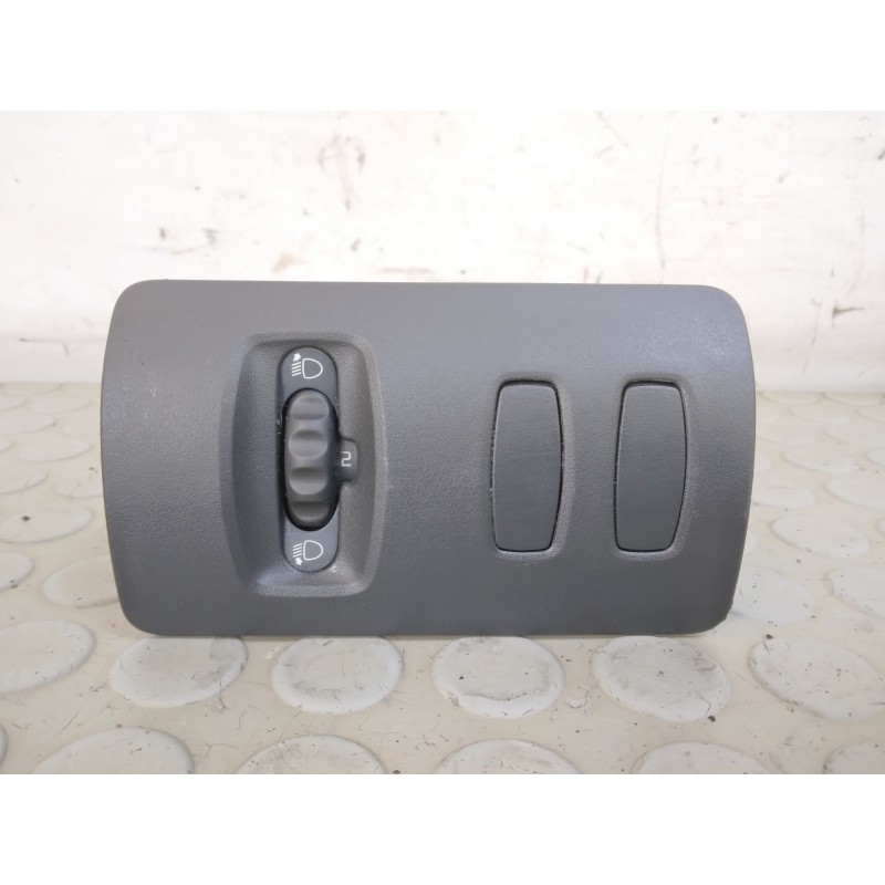 Interruttore comando regolazione altezza luci fari Renault Clio III serie dal 2005 al 2013 cod 8200379685  1716461279280