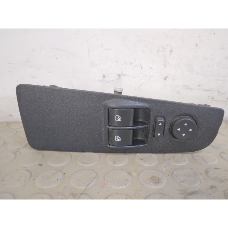 Pulsantiera alzavetro ant sx Fiat Grande Punto dal 2005 al 2018  1719495996017