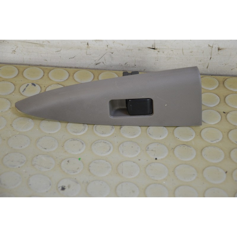 Pulsantiera alzavetro post sx Nissan Note dal 2004 al 2013 I serie  1725892560775