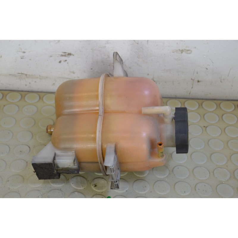 Vaschetta acqua radiatore Chevrolet Spark dal 2009 al 2016 cod 95992466  1726234818356